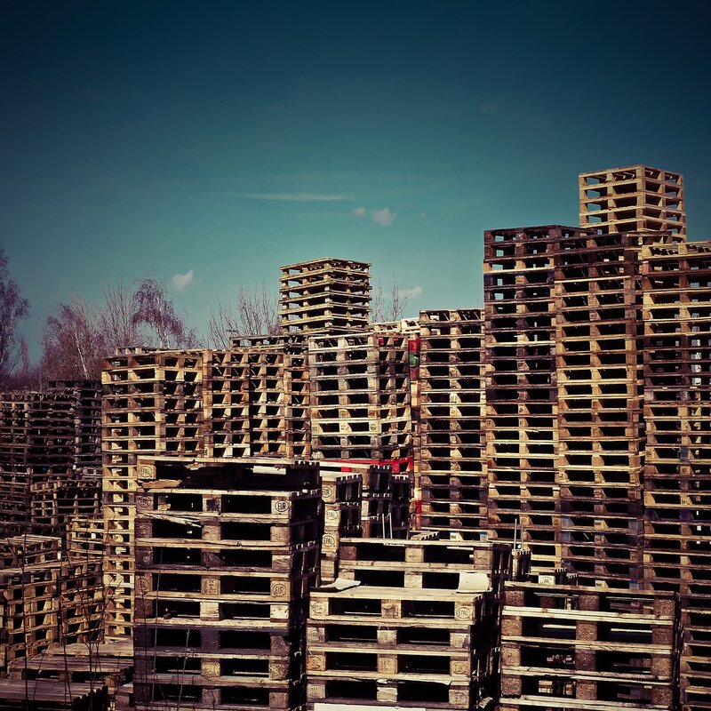 standard size new and refurbished pallets